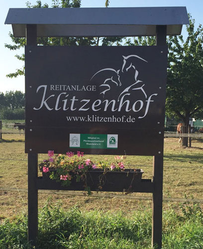 Reitanlage Klitzenhof Eingangsschild